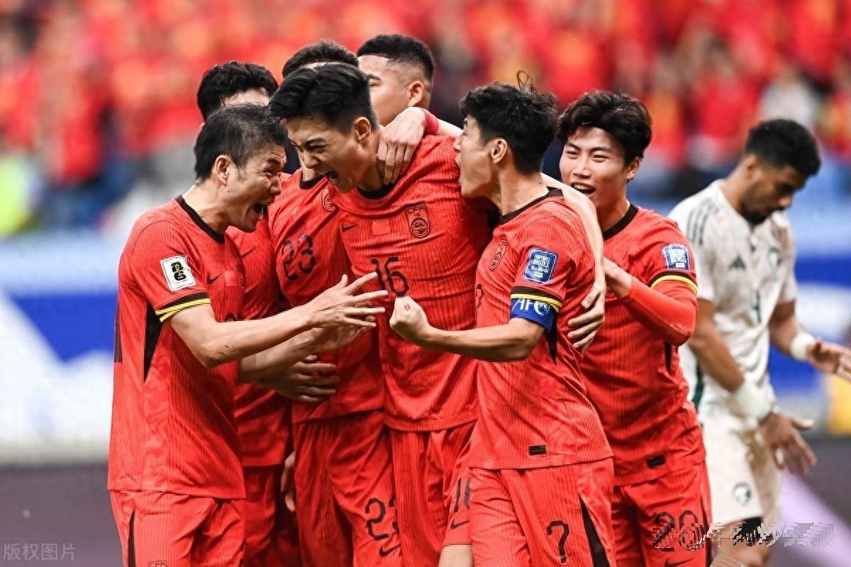 关于紧张气氛下,球员们备战比赛,全力以赴争夺荣耀!的信息 关于紧张气氛下,球员们备战比赛,全力以赴争夺荣耀!的信息